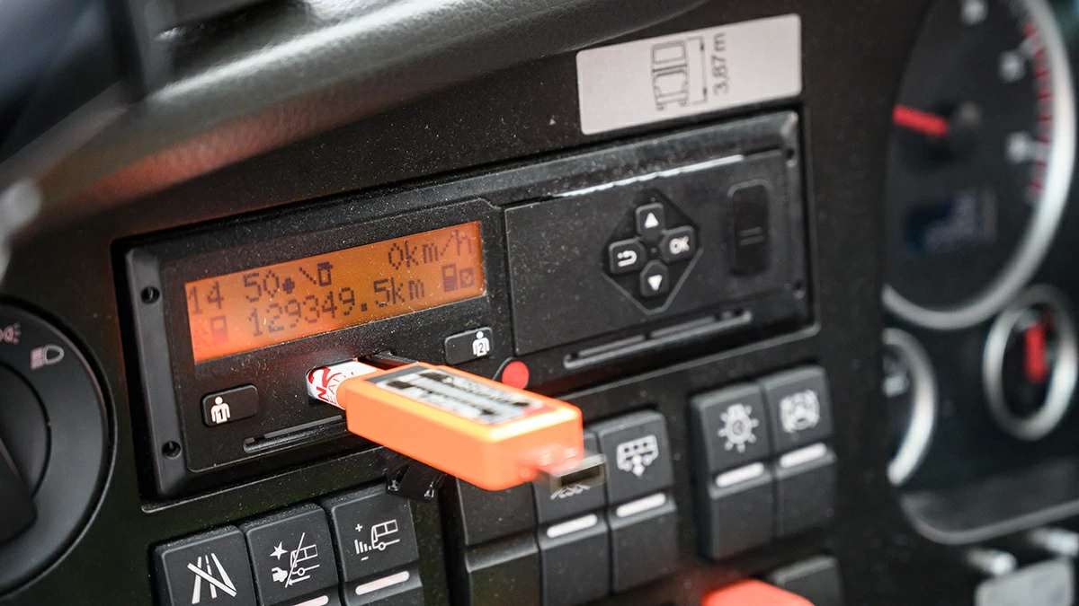 Рынок и регуляторы обсуждают учет тахографов при расчете ОСАГО для грузовиков